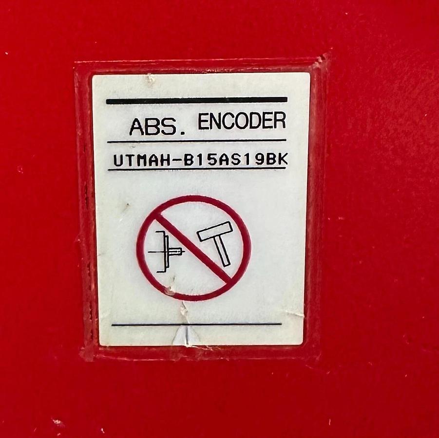 Used YASKAWA ELECTRIC USADED-13-YR22 / USADED13YR22 AC SERVO MOTOR 1300W 6.18Nm 9.9A