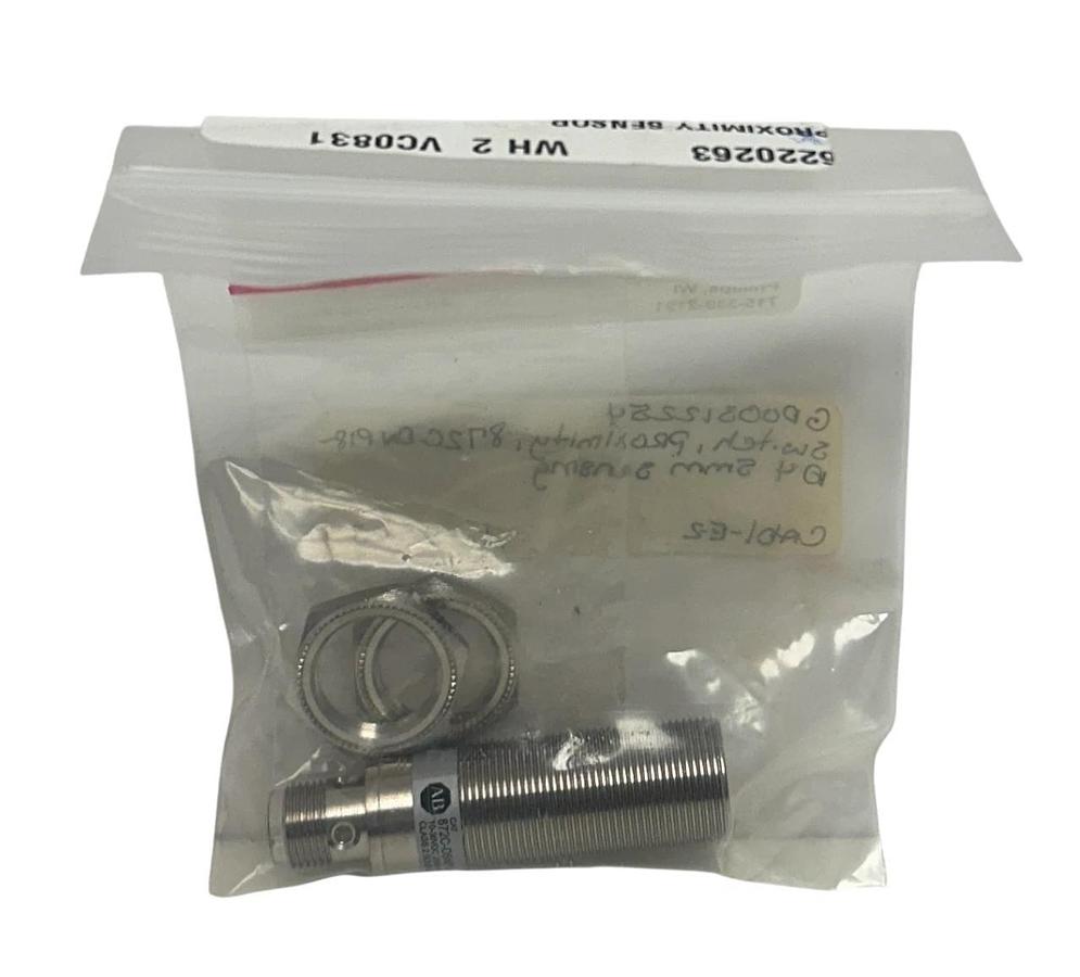 ALLEN BRADLEY 872C-D5NP18-D4 /E BULLETIN 872C INDUCTIVE PROXIMITY SENSOR NSNP