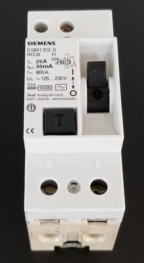 Used SIEMENS 5SM1312-0 CIRCUIT BREAKER 125-230V, 2P, 25A, 5SM13120