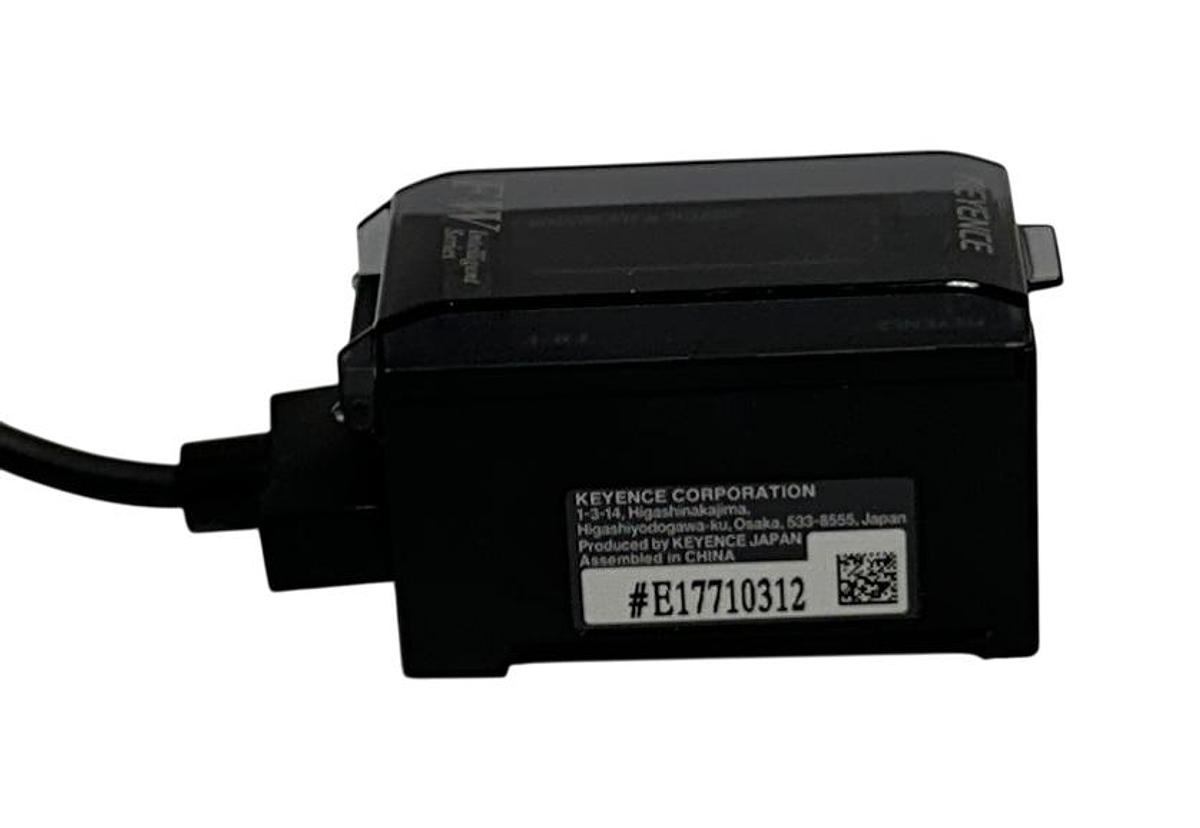Used KEYENCE FW-V20P / FWV20P Intelligent Series AMPLIFIER PNP SENSOR 24VDC NSMP