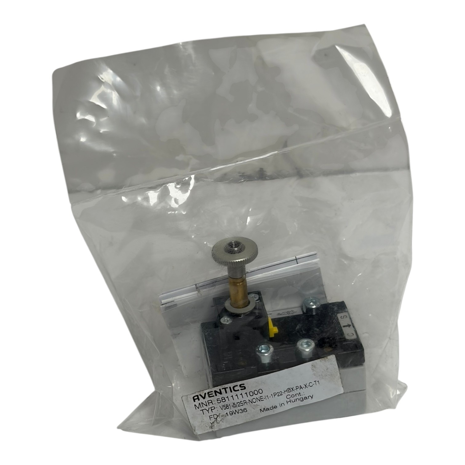 Aventics 5811111000 Pneumatic Directional Control Valve New Surplus