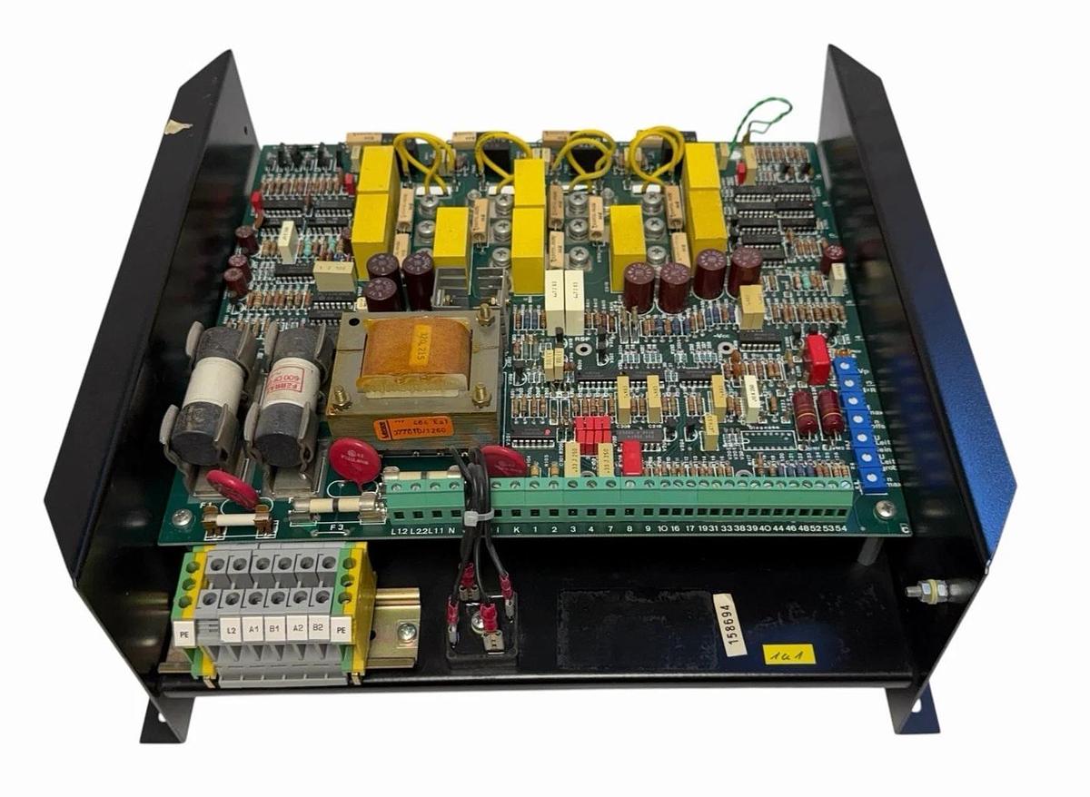Used LENZE 464-E2 ELECTRONIC MOTOR DRIVE / CONTROLLER 380 VOLTS 50/60 HZ 21 AMPS