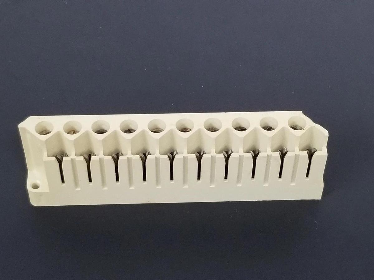 Used MODICON MA-8202-002 TERMINAL BLOCK 10A, 300V, MA8202002