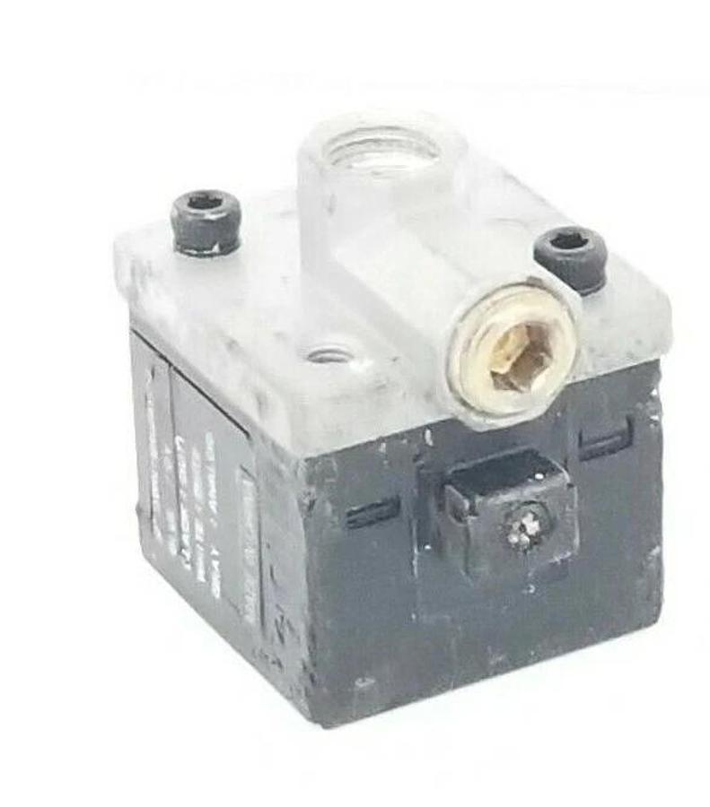 Used SUNX DP2-20 DIGITAL PRESSURE SENSOR DP220, 12 TO 24V DC W/O LEAD