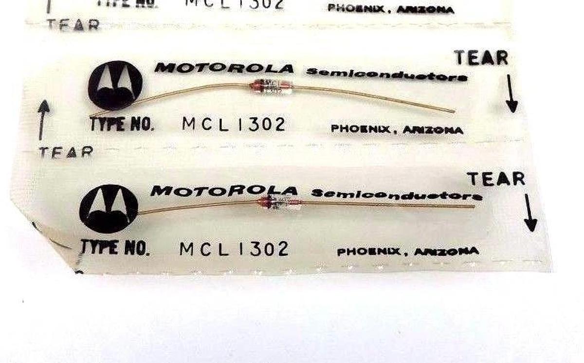Used LOT OF 10 NEW MOTOROLA MCL1302 GOLD LEAD DIODES
