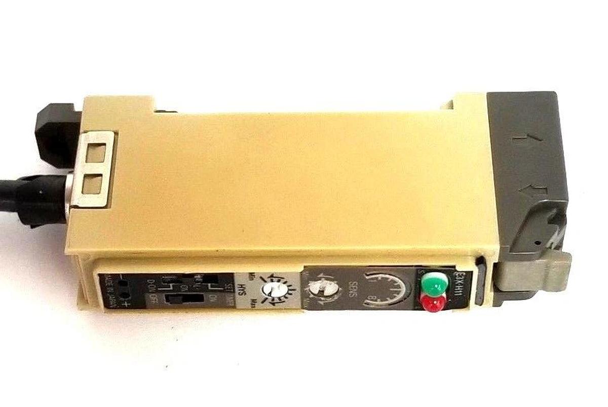 Used OMRON E3X-H11 PHOTOELECTRIC SENSOR 10-30VDC, E3XH11 *MISSING COVER*