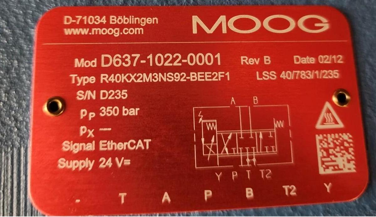MOOG D637-1022-0001 / R40KX2M3NS92-BEE2F1 D637 DIRECT DRIVE SERVO VALVE w/CABLES