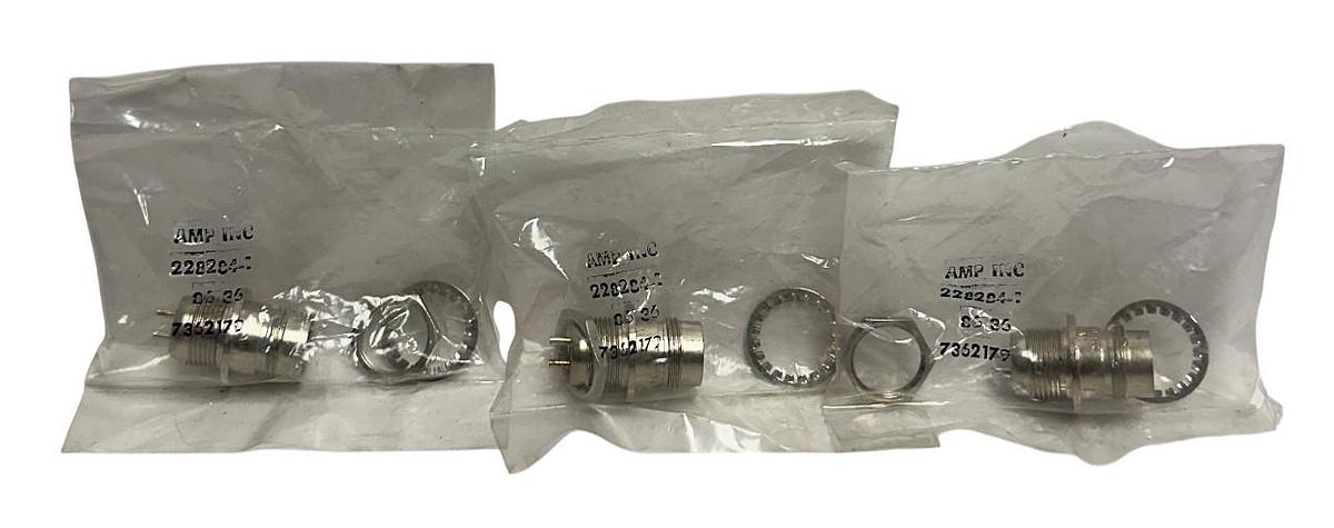 Used 3 AMP INC 228284-1 / 2282841 BNC CONNECTORS TWINAXIAL FEMALE SOCKET 7362179 NSFS