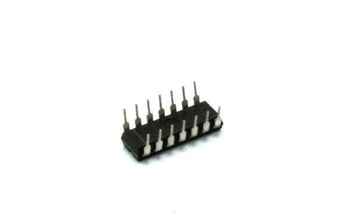 Used (7) NEW MOTOROLA MC824P IC CHIP LOGIC GATE CIRCUIT QUAD 2-INPUT DIP 14PIN 7818