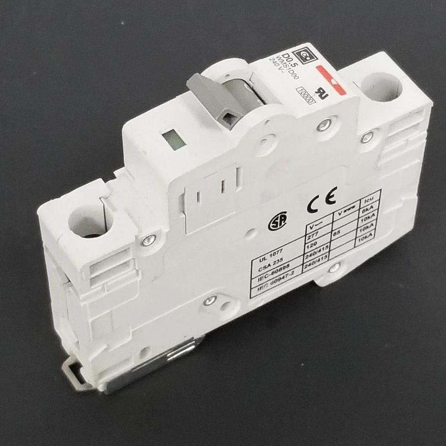 Used CUTLER-HAMMER WMS1D00 CIRCUIT BREAKER 0.5A, 240V, 1P, D0.5