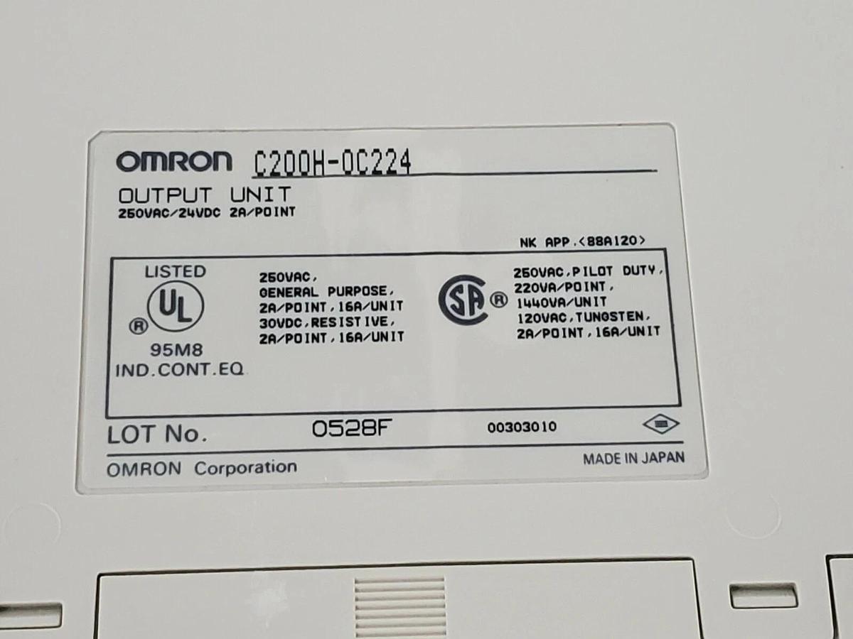 Used OMRON C200H-0C224 OUTPUT UNIT C200H-OC224 250VAC/24VDC, 2A/POINT