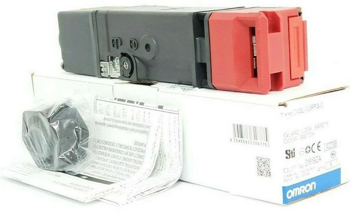 Used NEW OMRON D4SL-N3RFG-D GAURD LOCK SAFETY DOOR SWITCH D4SLN3RFGD