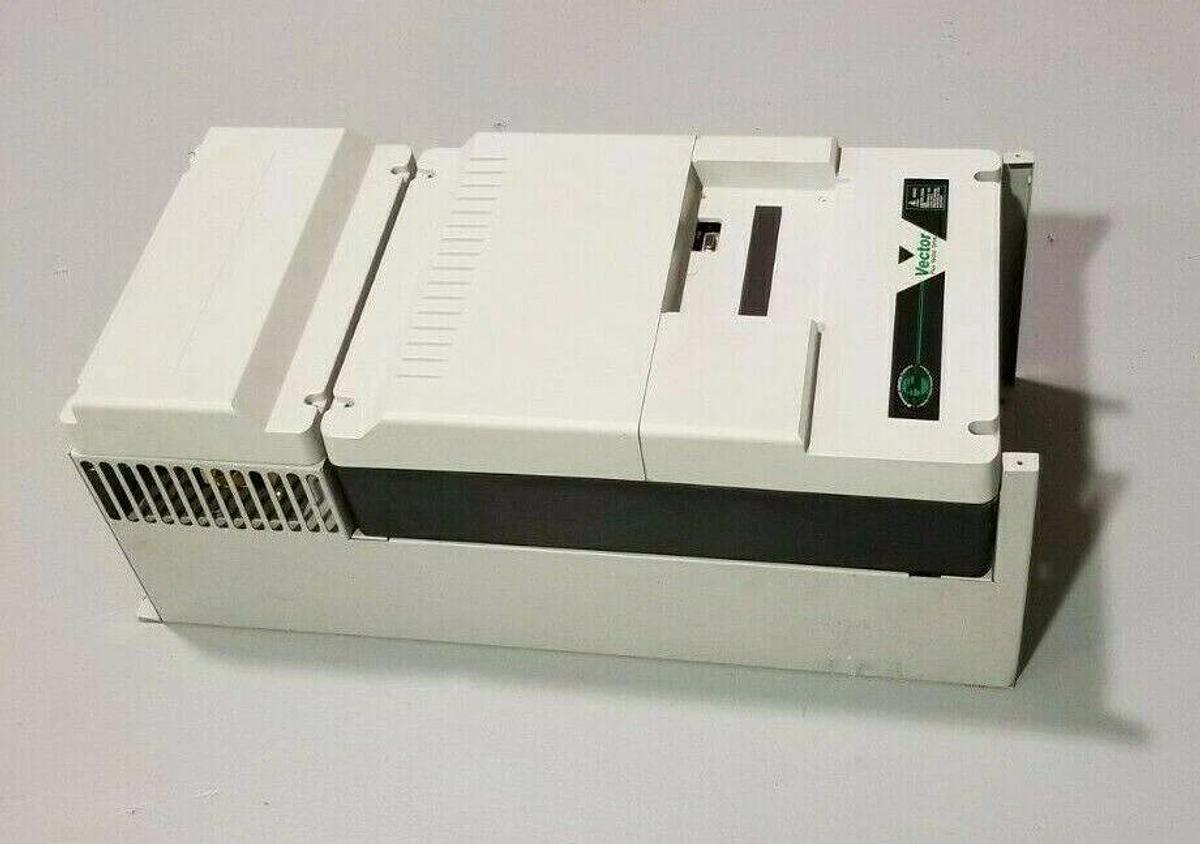 Used CONTROL TECHNIQUES V1850-KN1 FLUX VECTOR DRIVE 9800-1000-I 25HP V1850