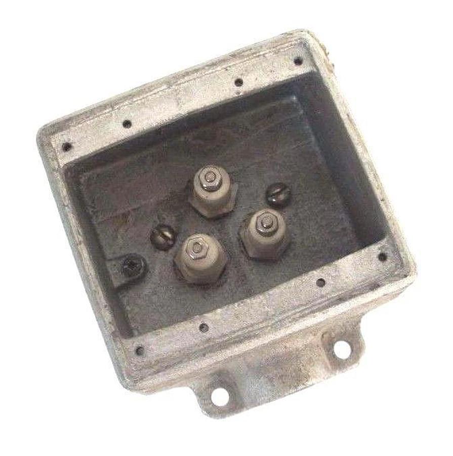 Used CROUSE HINDS S1002G CONDUIT ENCLOSURE 1/2" NPT