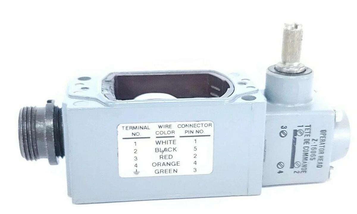 NEW ALLEN BRADLEY Z-16065 OPERATOR HEAD W/ BODY RECEPTACLE Z16065
