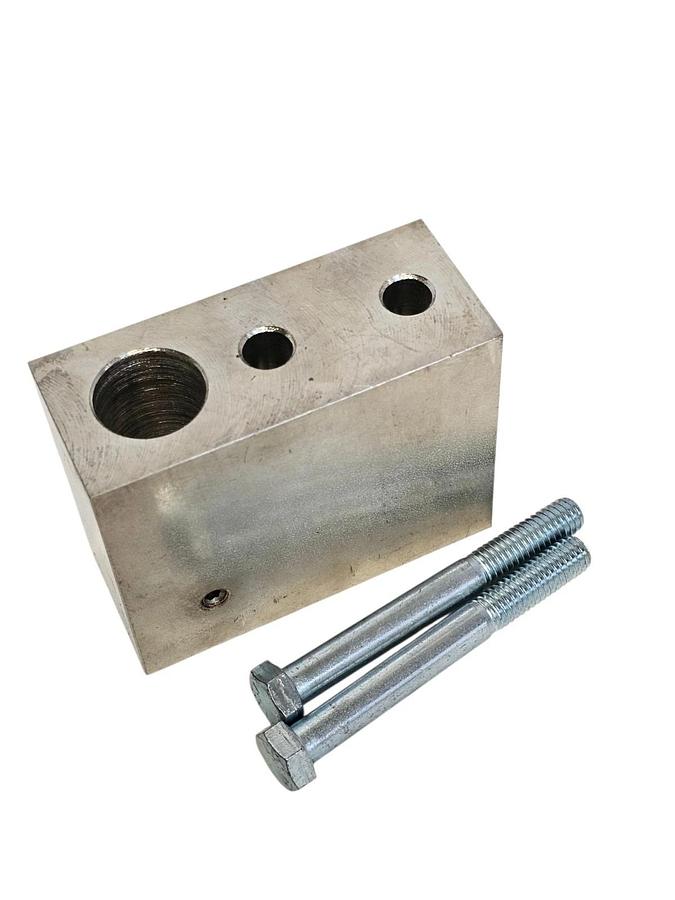 NEW TOMAHAWK 006835-A-A BEARING BLOCK ASSY 006835AA