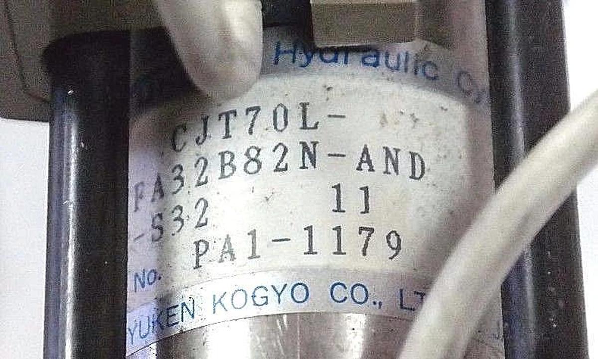 Used NEW YUKEN CJT70L-A32B82N-AND-S32 CYLINDER TMD-13 CJT70LA32B82NANDS32