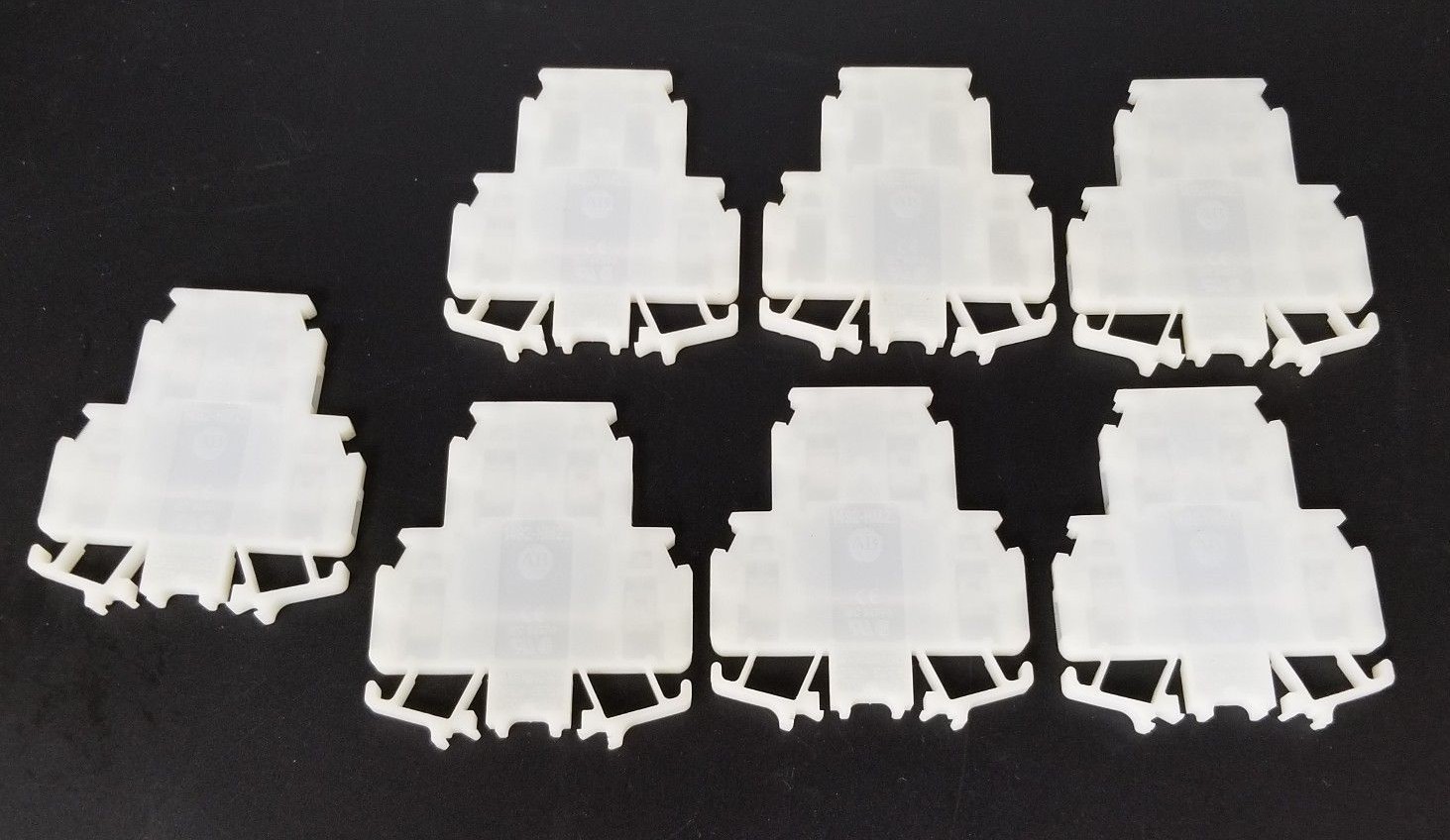 Used LOT OF 7 NEW ALLEN-BRADLEY 1492-HM2 TERMINAL BLOCKS 1492HM2