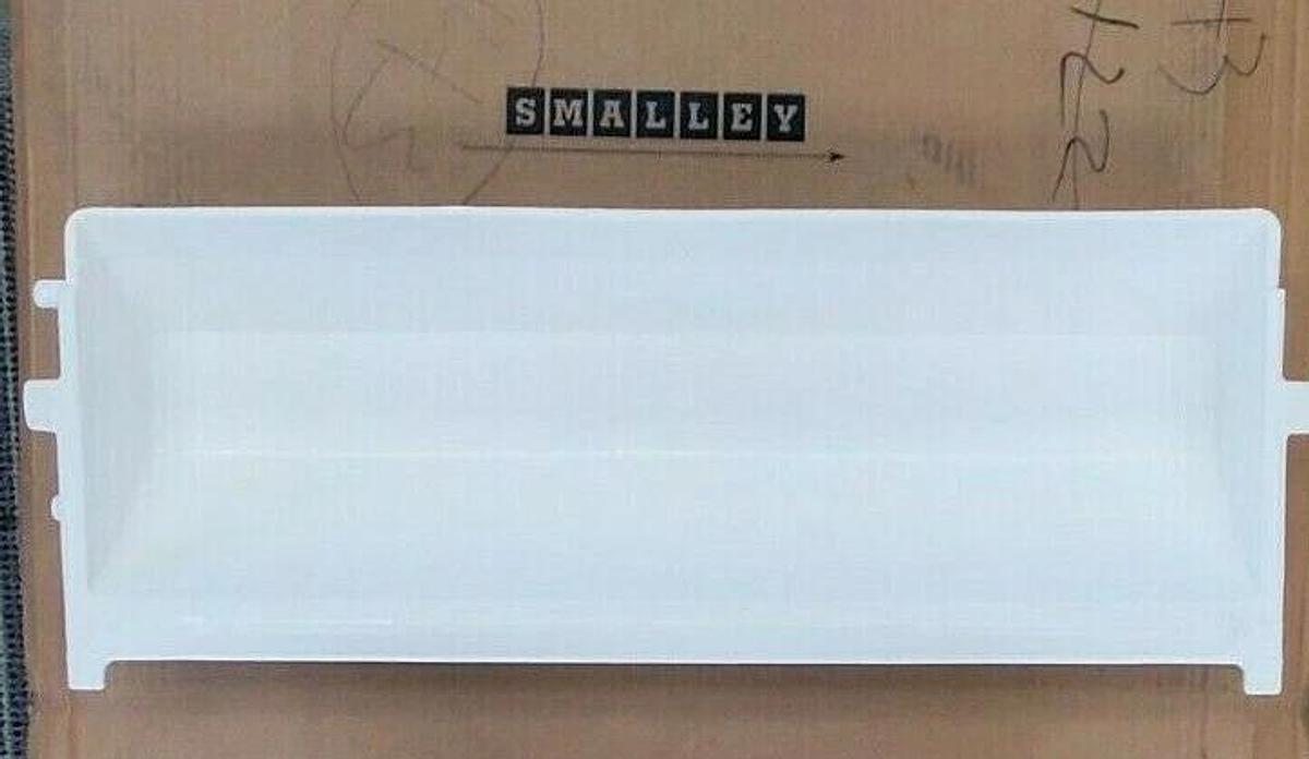 Used BOX OF 6 NEW SMALLEY MANUFACTURING 05-0007 IP-24 / HDPE CONVEYOR CONTAINERS