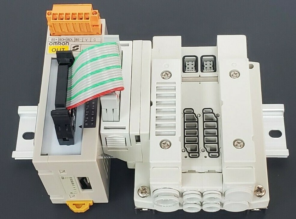 Used NEW SMC SS5V1-10PGD1-02DS-C6-D-X266 MANIFOLD PLUG-IN SS5V110PGD102DSC6DX266
