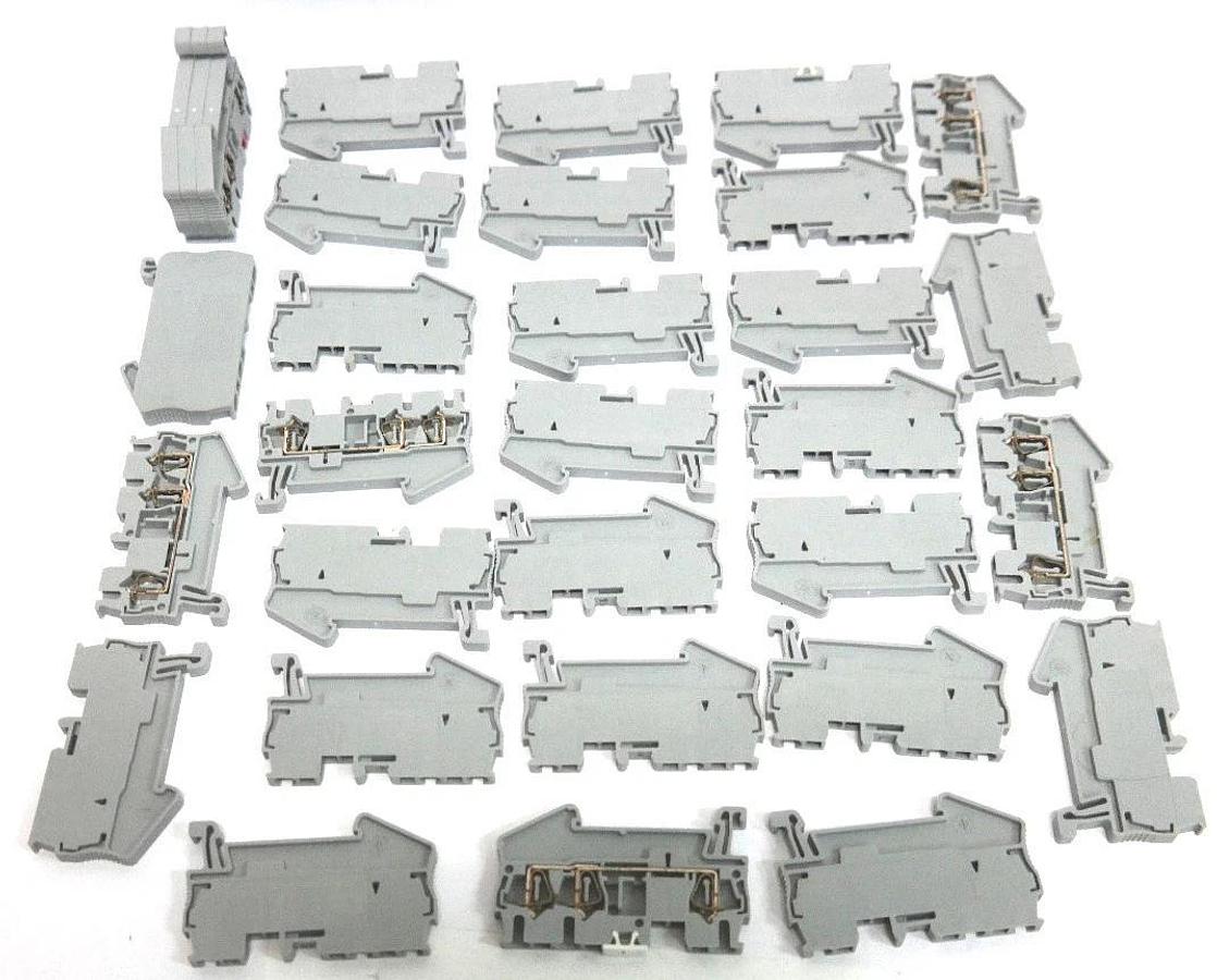Used 32 PHOENIX CONTACT ST-2.5 TERMINAL BLOCKS FEED-THROUGH 20AMP 600V GREY, ST25