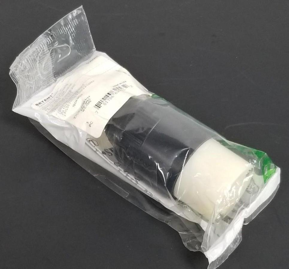 BOX OF 6 NEW BRYANT 5369N CONNECTORS BLACK/WHITE 20A 125V NEMA 5-20R 2P 3W