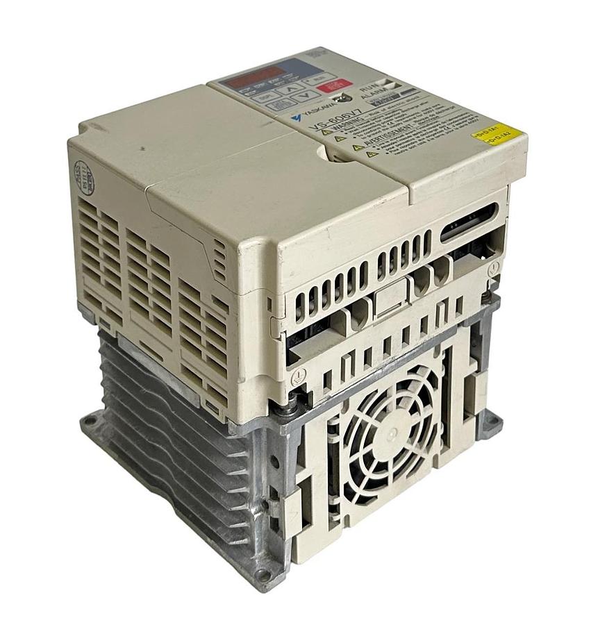 Used YASKAWA CIMR-V7CC44P0 / VS-606V7 AC DRIVE 380-460V 50/60Hz 12A JVOP-147