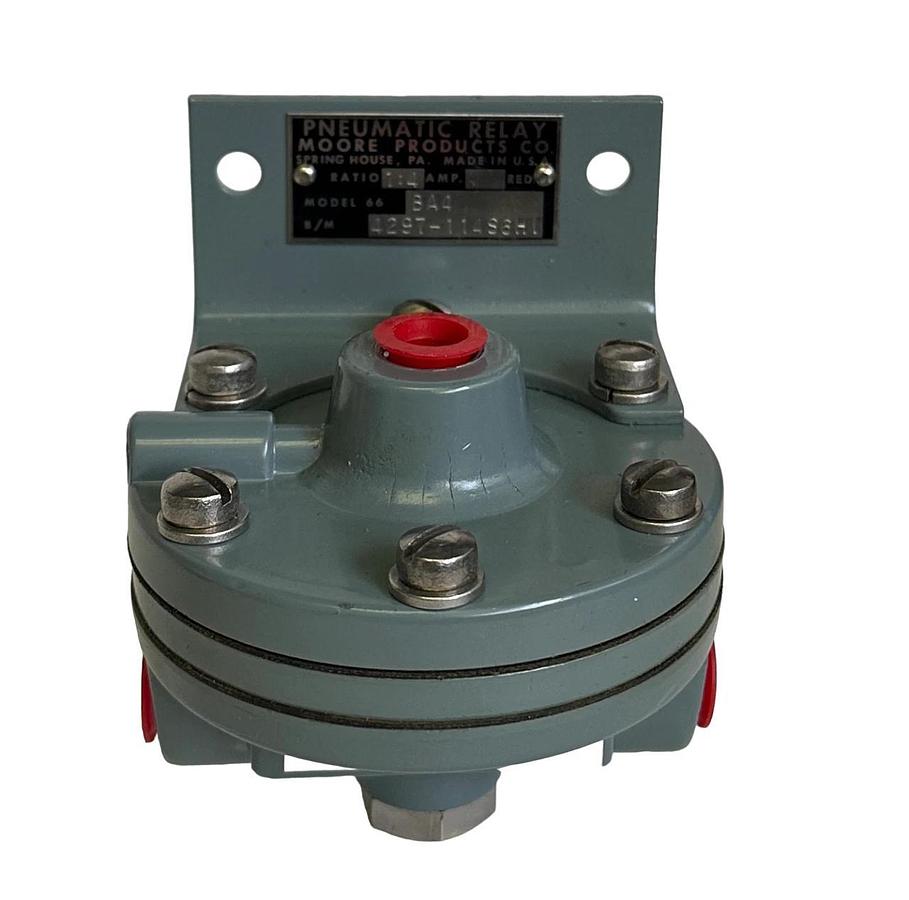 NEW MOORE PRODUCTS CO. 66BA4 / 4297-114S6HI AMPLIFYING PNEUMATIC RELAY 4:1 NNB