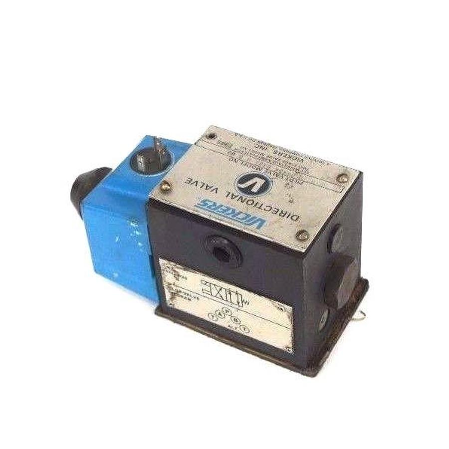 Used VICKERS DG4S4-012A-U-B-60 DIRECTIONAL VALVE 879279 W/ 879141 COIL