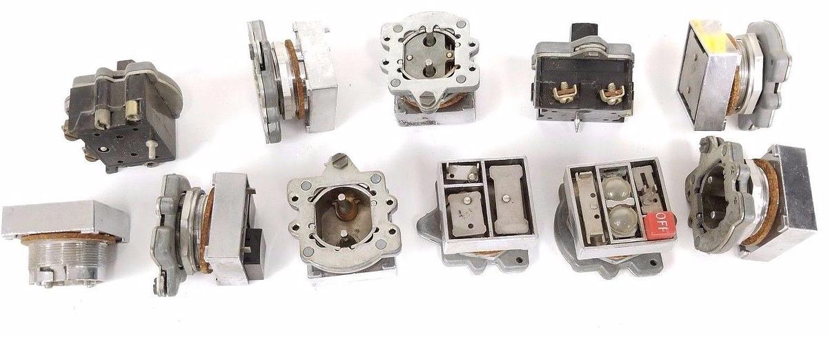 Used LOT OF 11 CUTLER-HAMMER MISCELLANEOUS PUSH BUTTONS / HARD WARE