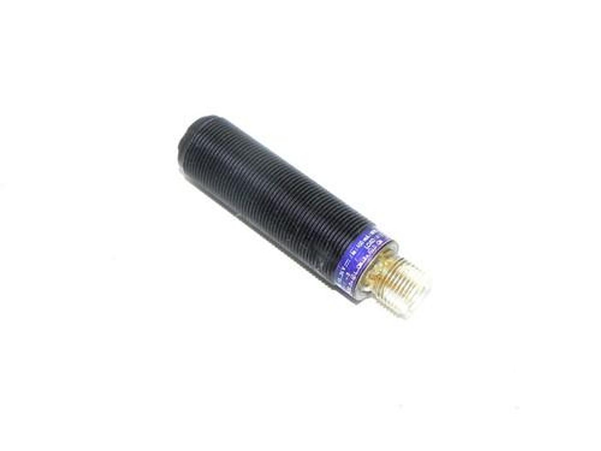 Used TELEMECANIQUE XU1-P18NP340D THRU-BEAM SENSOR XU1P18NP340D Ue: 12...24V