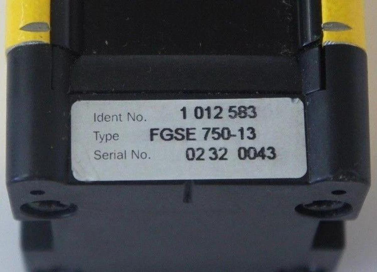 Used SICK FGSE750-13 LIGHT CURTAIN RECEIVER 1012583 14MM RESOLUTION FGSE75013