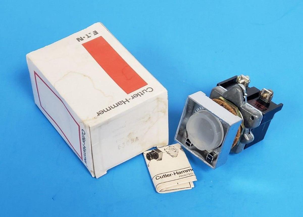 Used NIB CUTLER-HAMMER E30BA COMPACT PUSHBUTTON INDICATING LIGHT 120V, 60/50HZ
