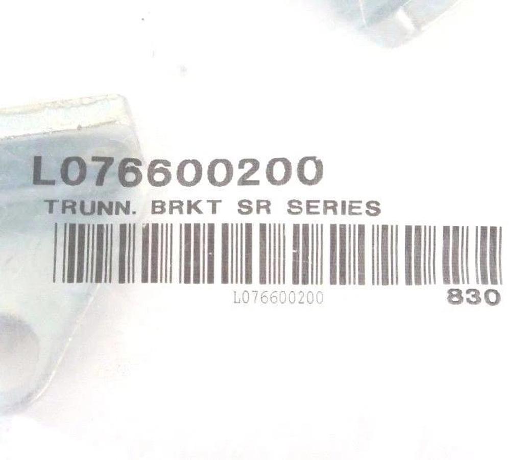 Used NIB PARKER L076600200 TRUNN. BRACKETS SR SERIES