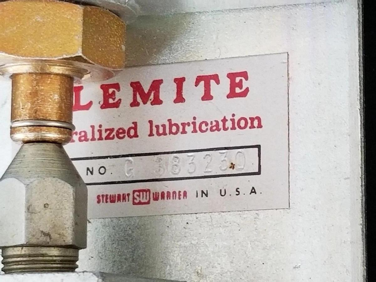Used ALEMITE G383230 LUBRICATION ASSEMBLY