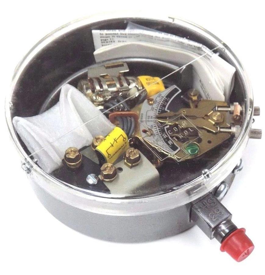Used NIB MERCOID DA-21-127-10S PRESSURE SWITCH CONTROL DA2112710S