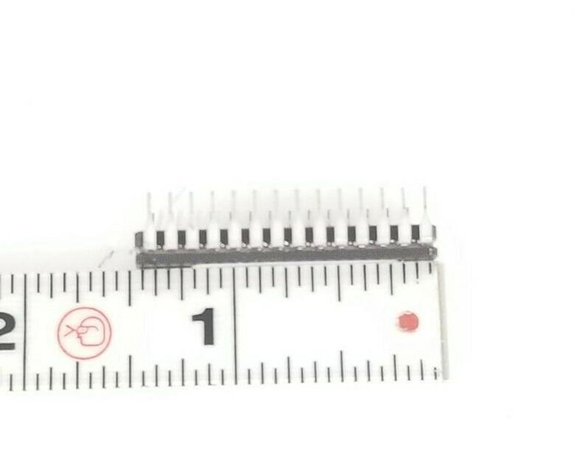 Used GF SIGNET A9010.V15 E-PROM CHIP 28 PIN FOR FLOW CONTROLLER SIGNET 1992