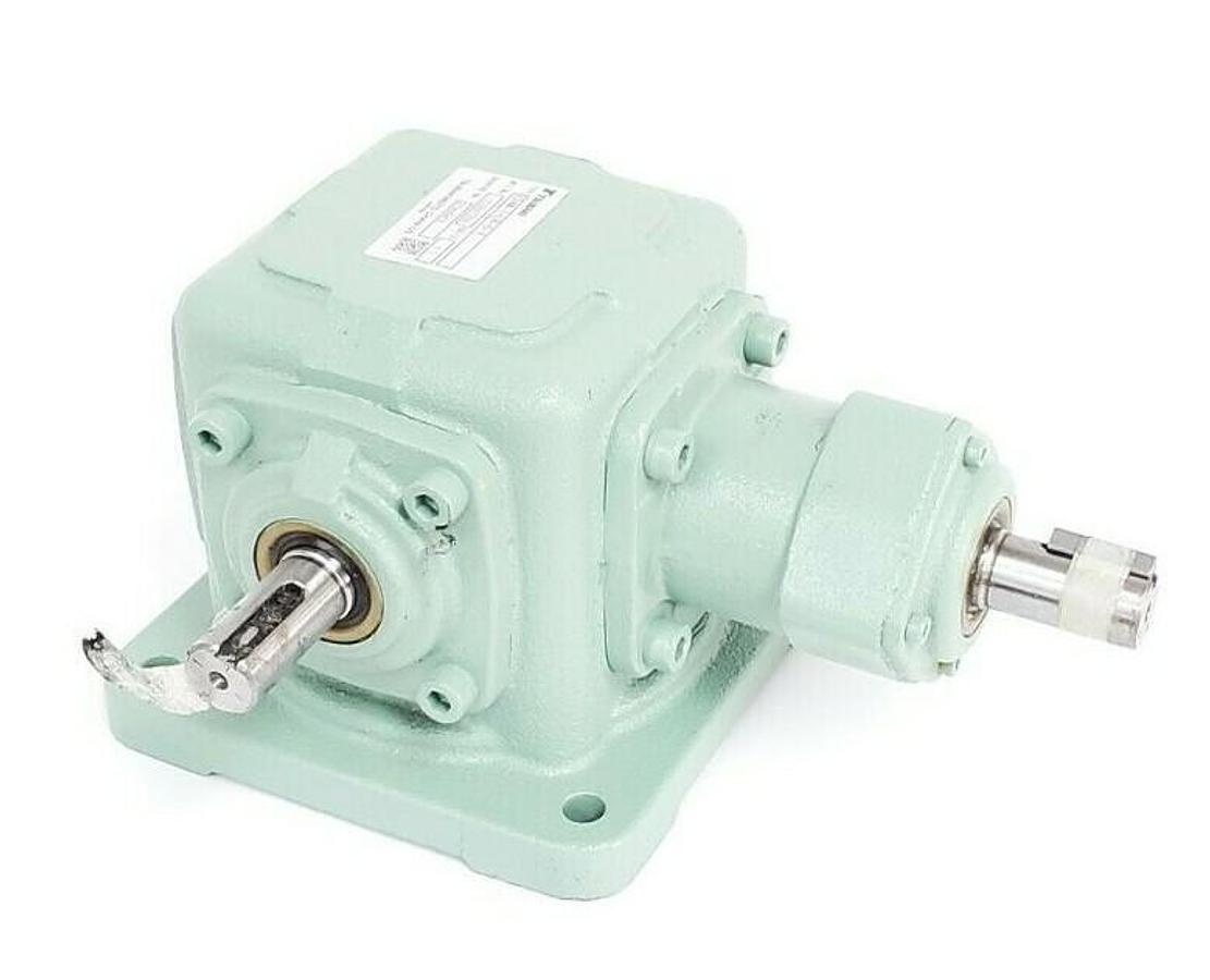Used NEW TSUBAKI ED4M-1-LR-O-Y MITER RIGHT ANGLE GEAR REDUCER 1:1 RATIO ED4M-1-LR-0-Y