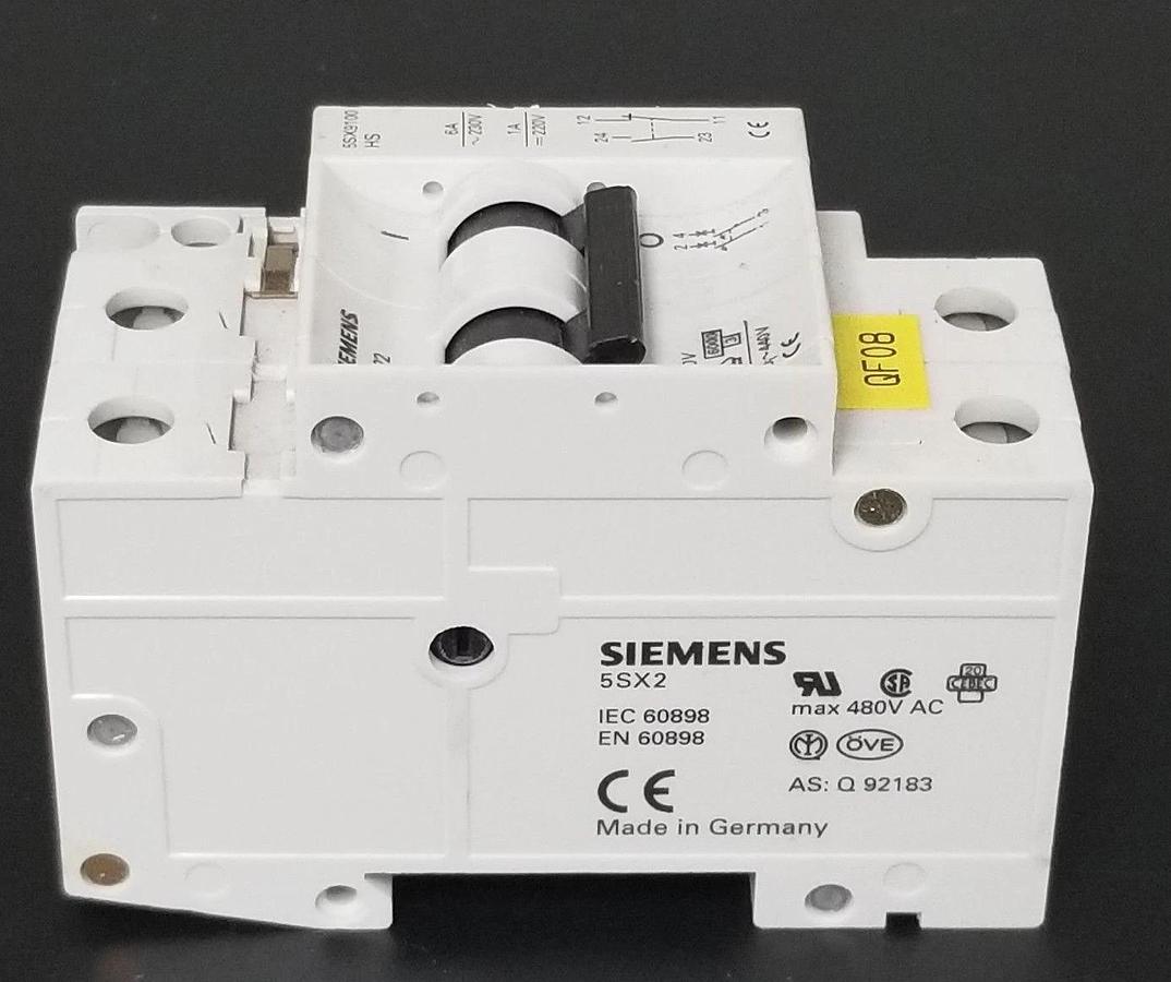 Used SIEMENS 5SX22C2 CIRCUIT BREAKER 5SX22, 480V AC W/ 5SX9100HS CONTACT BLOCK