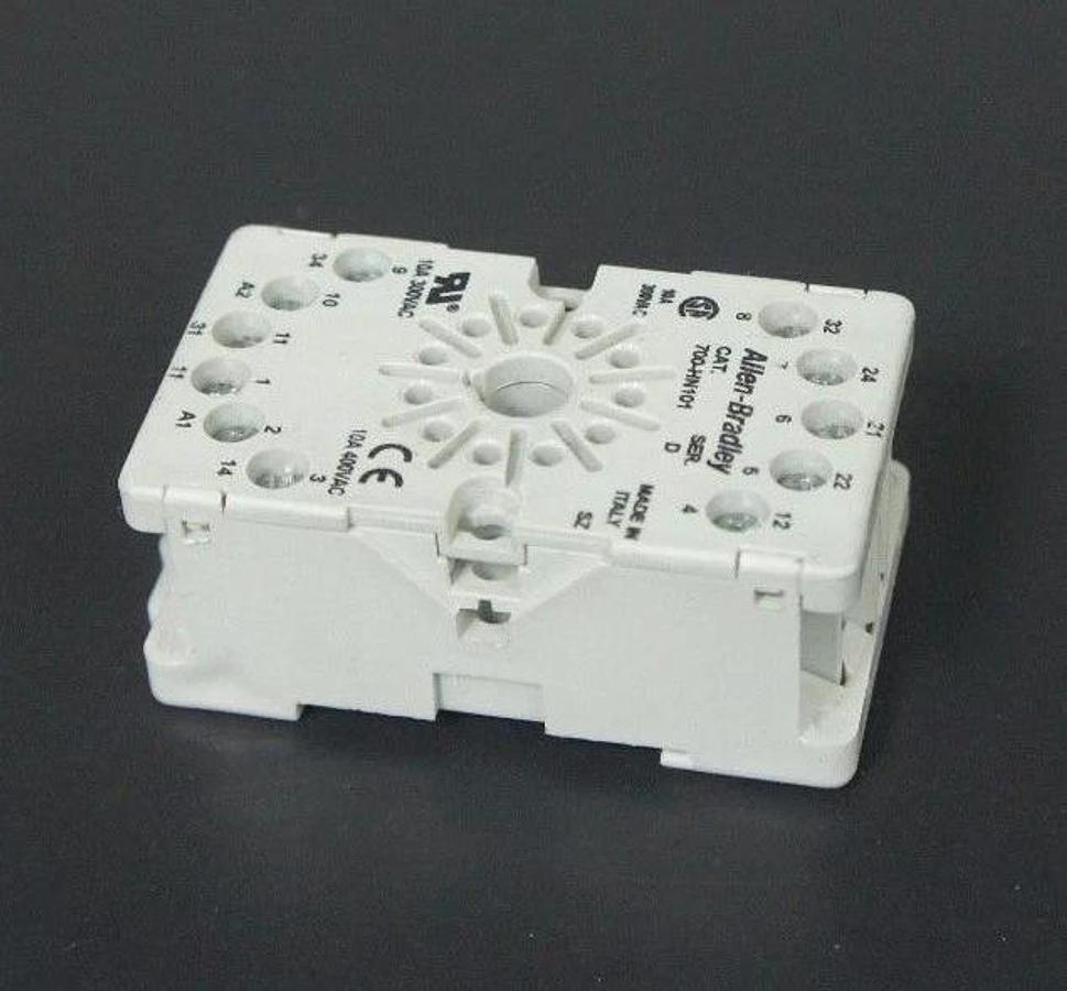 Used ALLEN BRADLEY 700-HN101 SER. D RELAY SOCKET 700HN101, 11-PIN, 10A, 300VAC