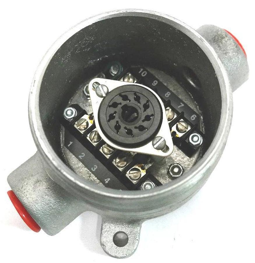 NEW CROUSE HINDS 10768-L EXPLOSION PROOF CONDUIT BOX GUJ 0612, 19.5 CU. IN.