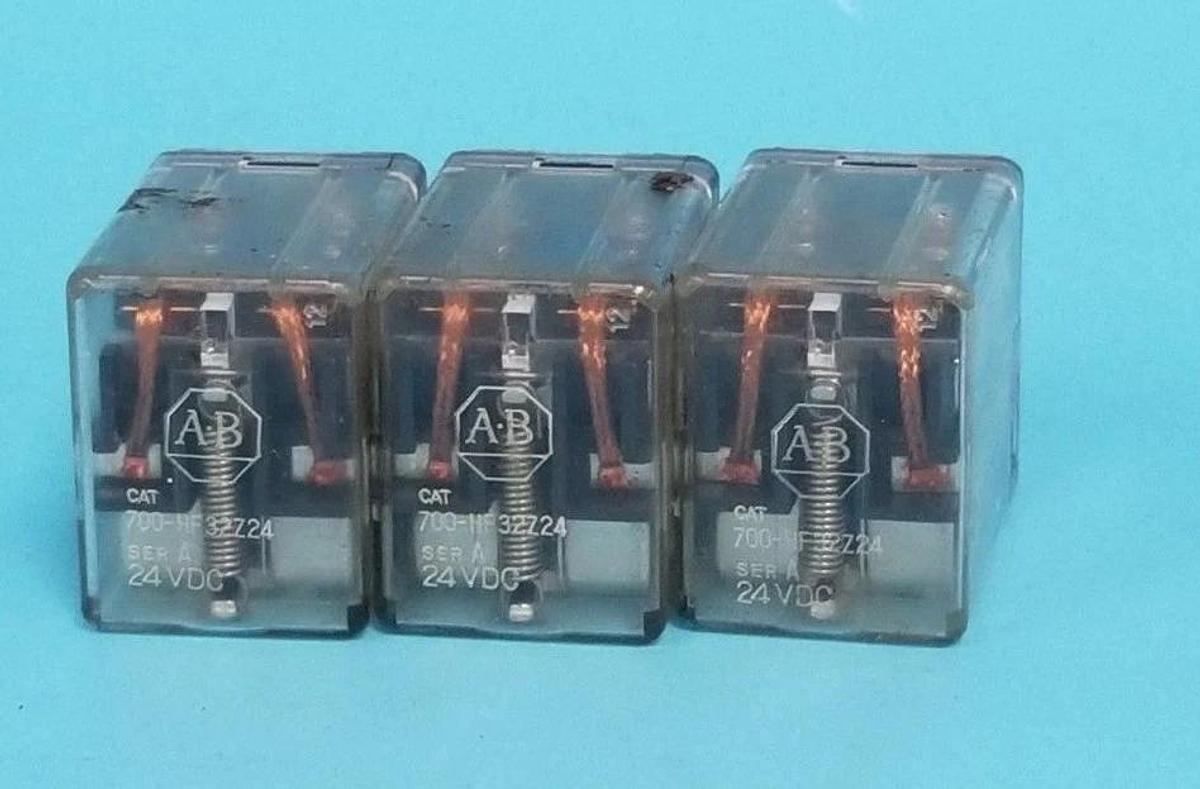 Used LOT OF 3 ALLEN BRADLEY 700-HF32Z24 RELAYS 700HF32Z24, SER. A, 12A, 8-BLADE