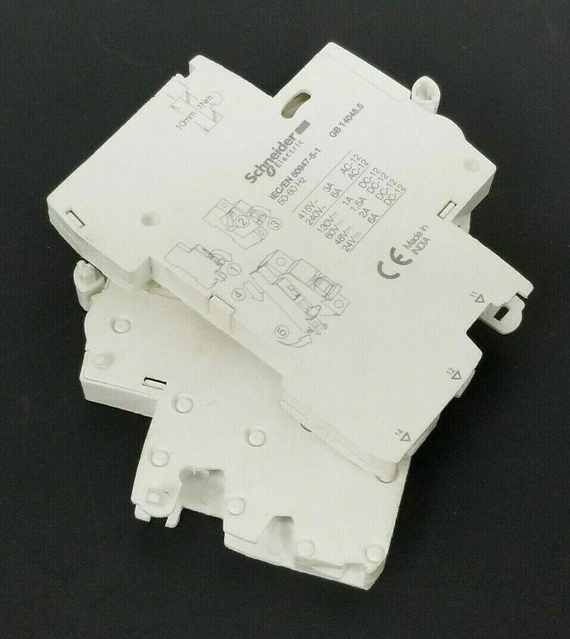 Used LOT OF 2 SCHNEIDER / MERLIN GERIN A9A26924 AUXILIARY CONTACTS 6A 130VDC DD15131