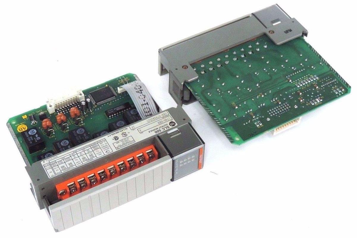 Used LOT OF 2 ALLEN BRADLEY SLC 500 1746-OX8 OUTPUT MODULES SER A FAC 1P 1746OX8