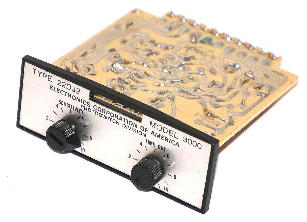 Used ALLEN BRADLEY/PHOTOSWITCH 22DJ2-3000 CONTROL CARD 22DJ23000