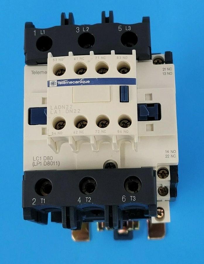 Used TELEMECANIQUE LP1-D8011-BD CONTACTOR 3-POLE 24VDC COIL W/ LADN22