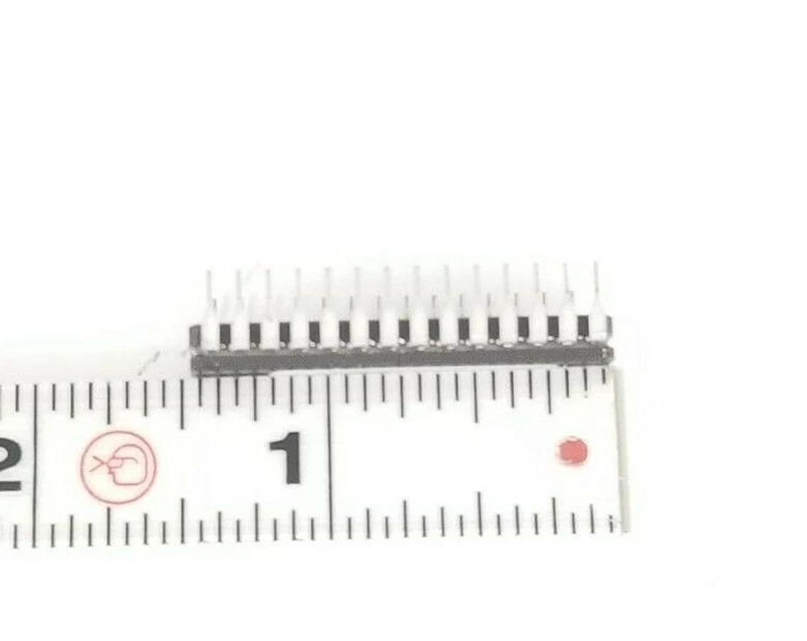 Used GF SIGNET A9010.V15 E-PROM CHIP 28 PIN FOR FLOW CONTROLLER SIGNET 1992