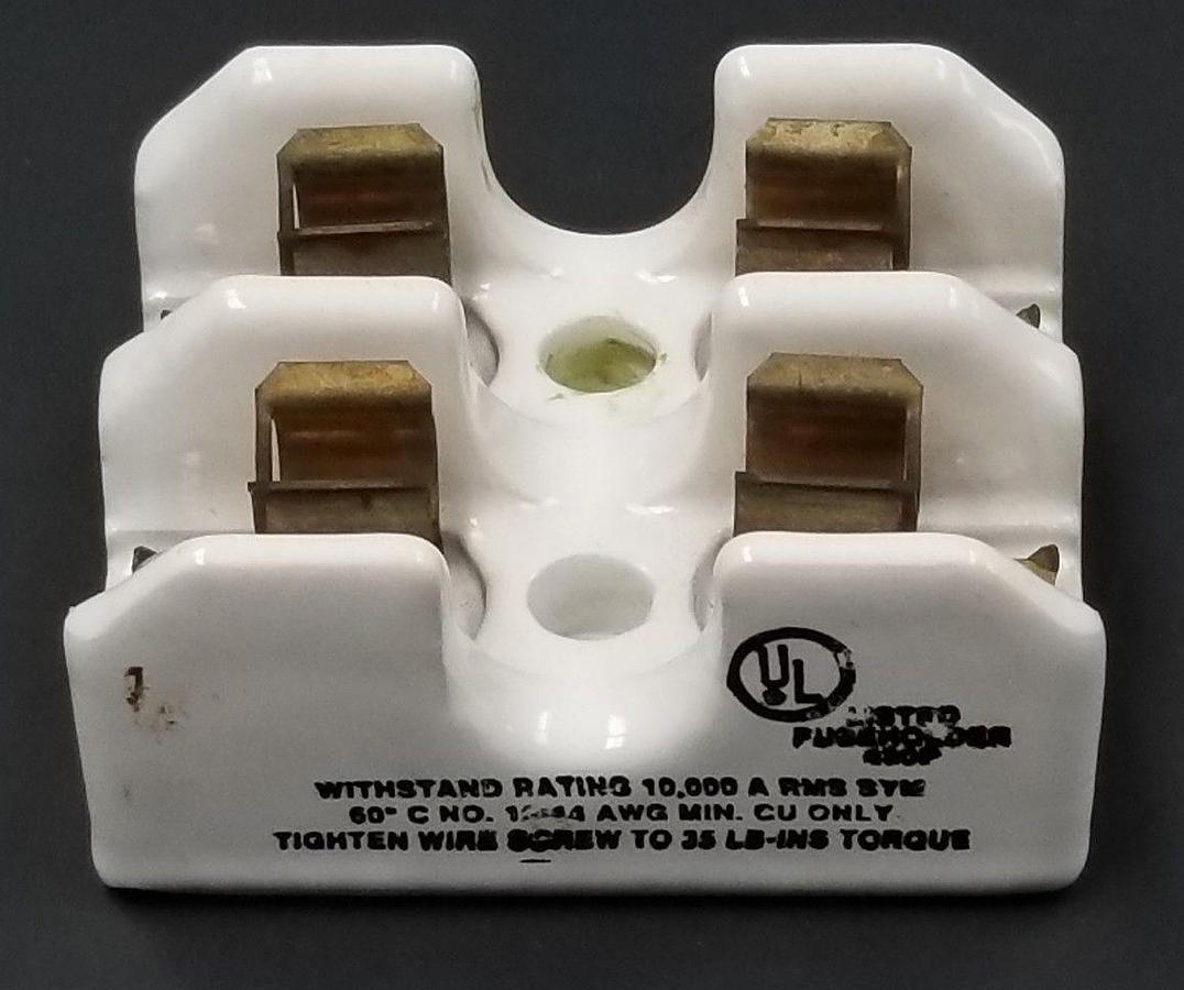 Used COOPER BUSSMANN 2604 PORCELAIN FUSE BLOCK