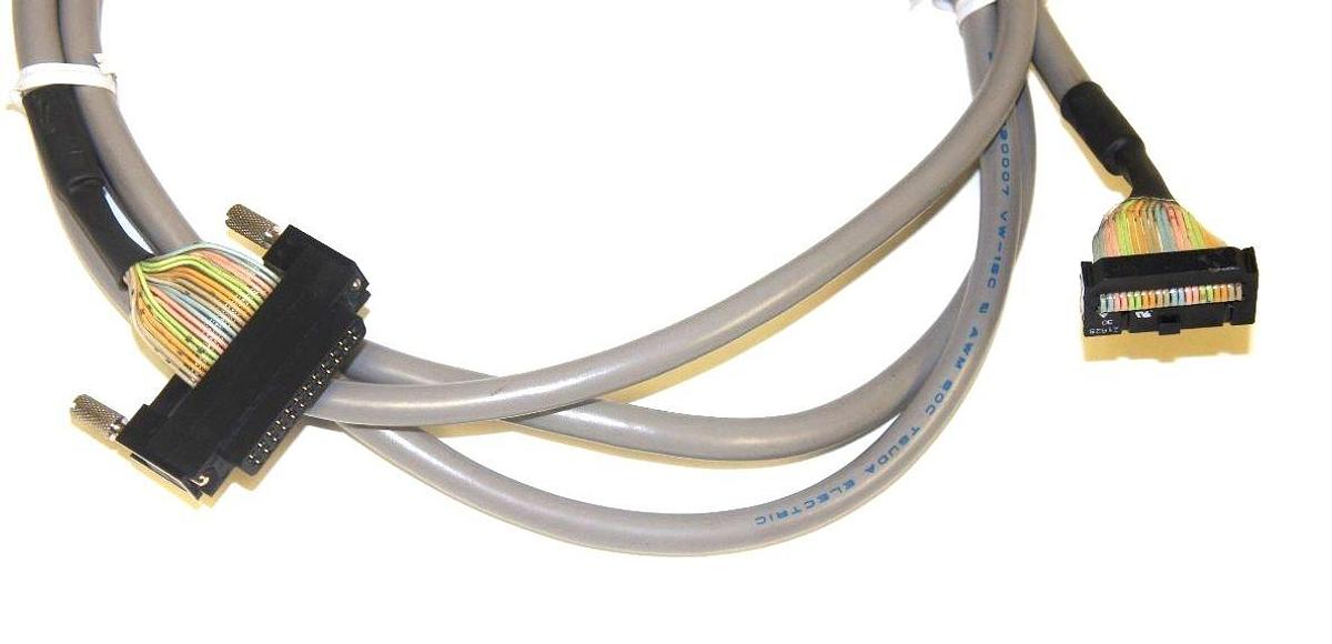 Used OMRON XW2Z-200A 2M CABLE FOR SCREW TERMINAL, XW2Z200A