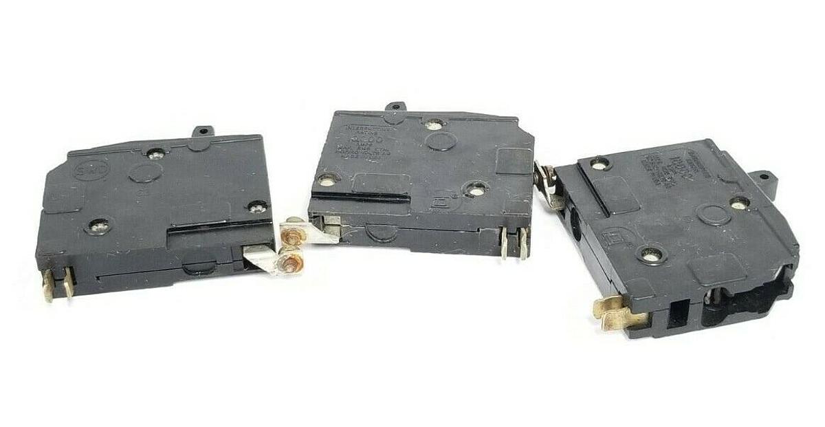 Used LOT OF 3 SQUARE D QOB120 CIRCUIT BREAKERS 20A 1P 120/240V